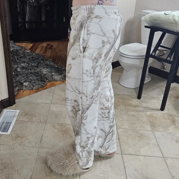 Butter Yellow Hooded Sweatshirt & Joggers Set - Medium/small - Picture 6 of 11